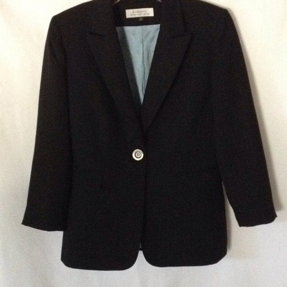 Tahari Suit ~ Three Piece